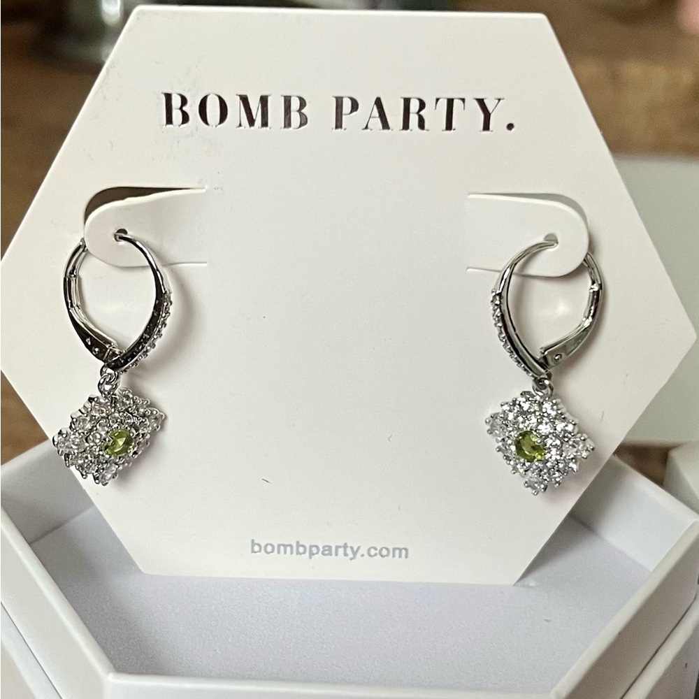 Bomb Party RETRO August Birthday RBP3713 Lovely Oasis Olivine Peridot Earrings